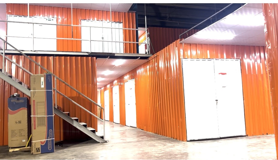 Removalist team carefully moving household items in Abu Dhabi